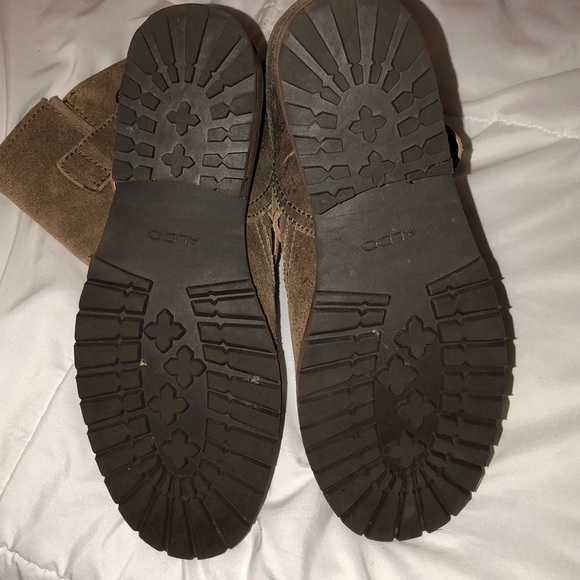 Hidden heel boot - great fall staple! - Picture 3 of 5